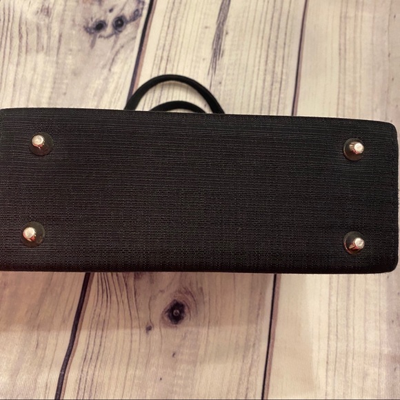 Petite Blk Structured, Textured Handbag - Picture 2 of 9